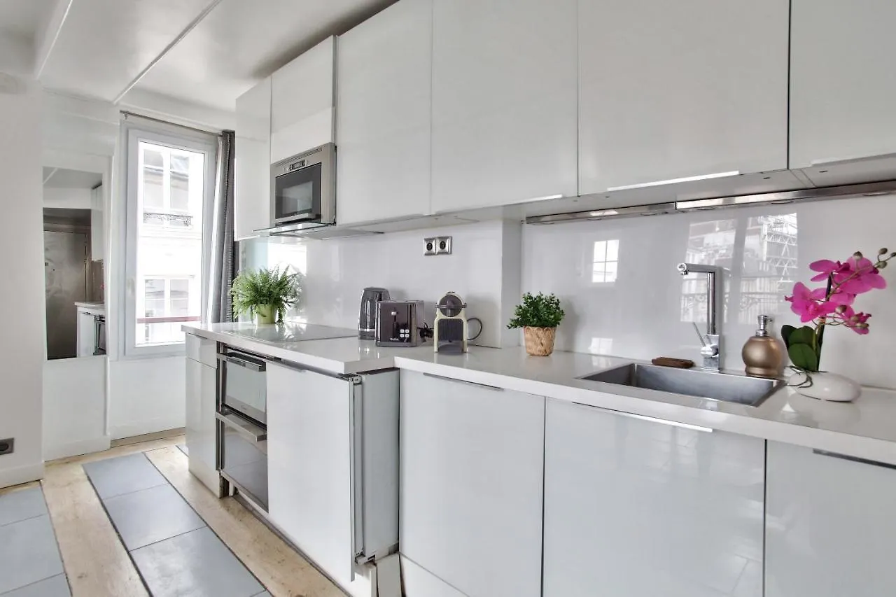 1 Bedroom Le Marais Temple Paris